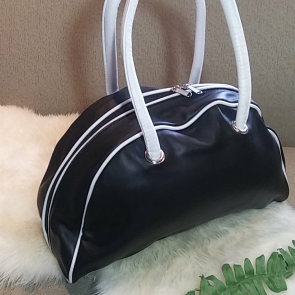 Disney Tinkerbell Bowlers handbag - Picture 4 of 9